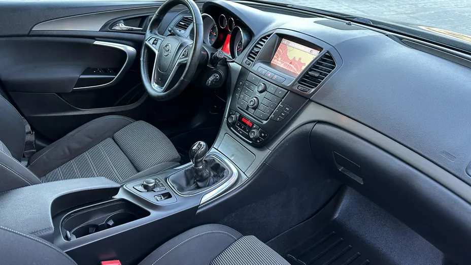 OPEL Insignia -