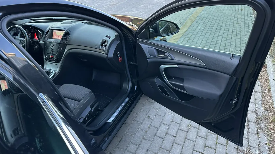OPEL Insignia -