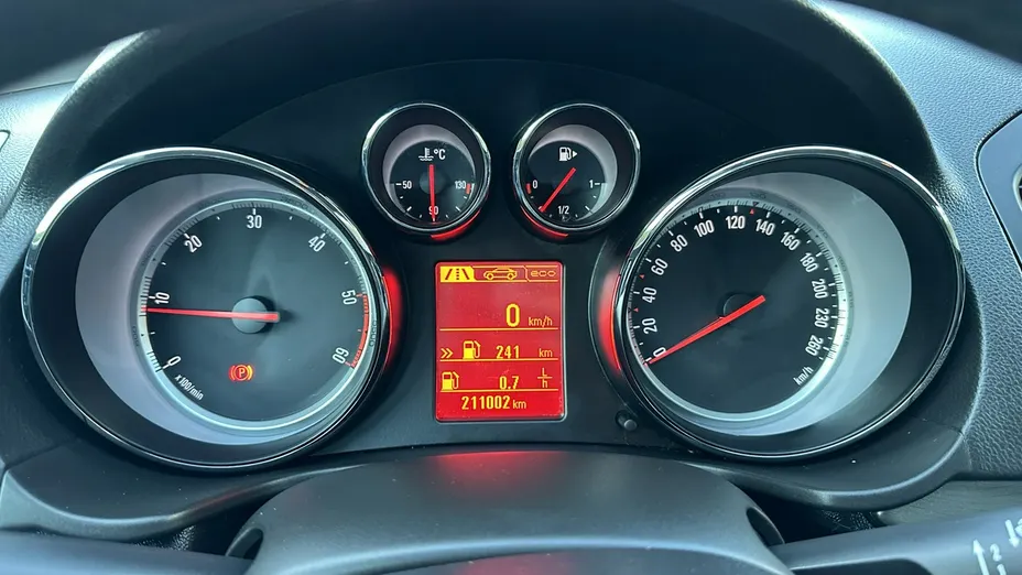 OPEL Insignia -