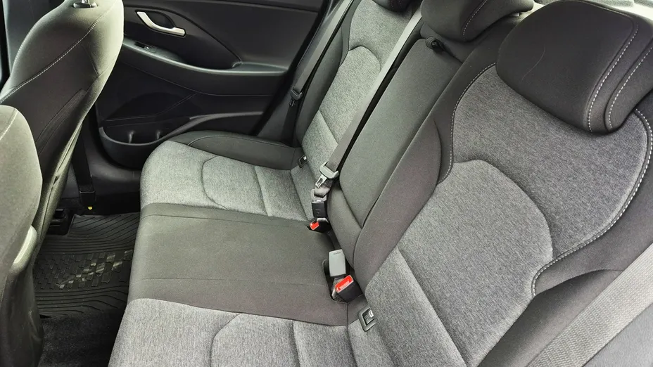 HYUNDAI i30 -