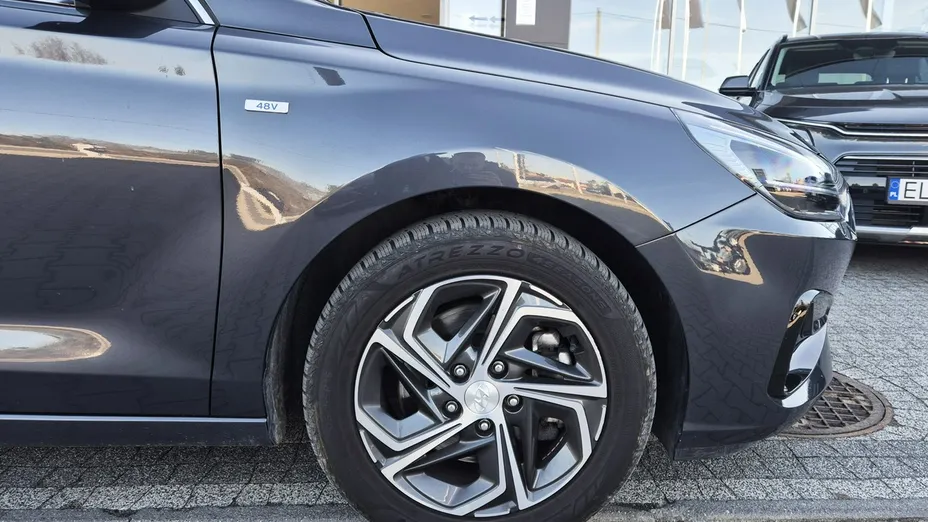 HYUNDAI i30 -