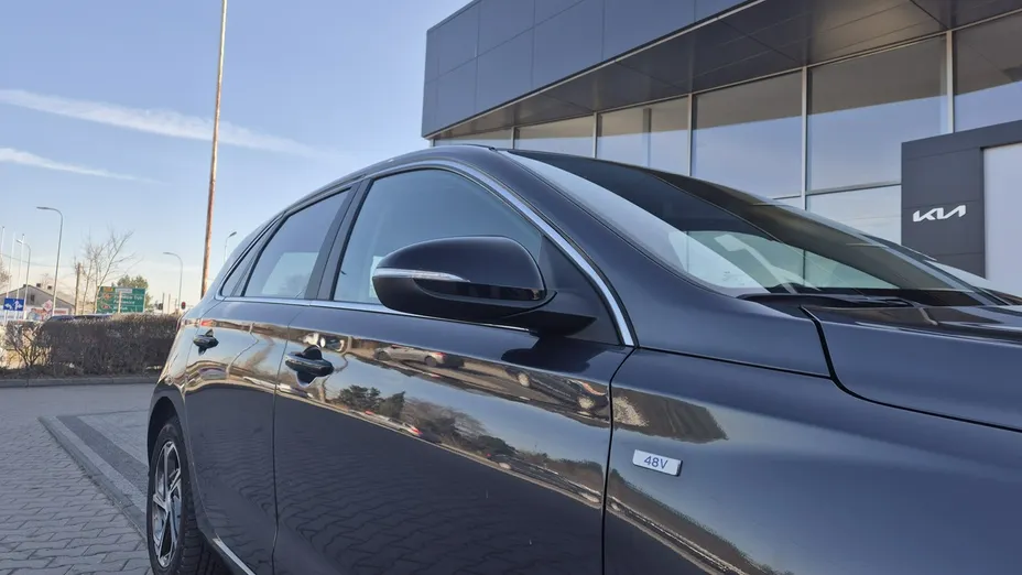 HYUNDAI i30 -