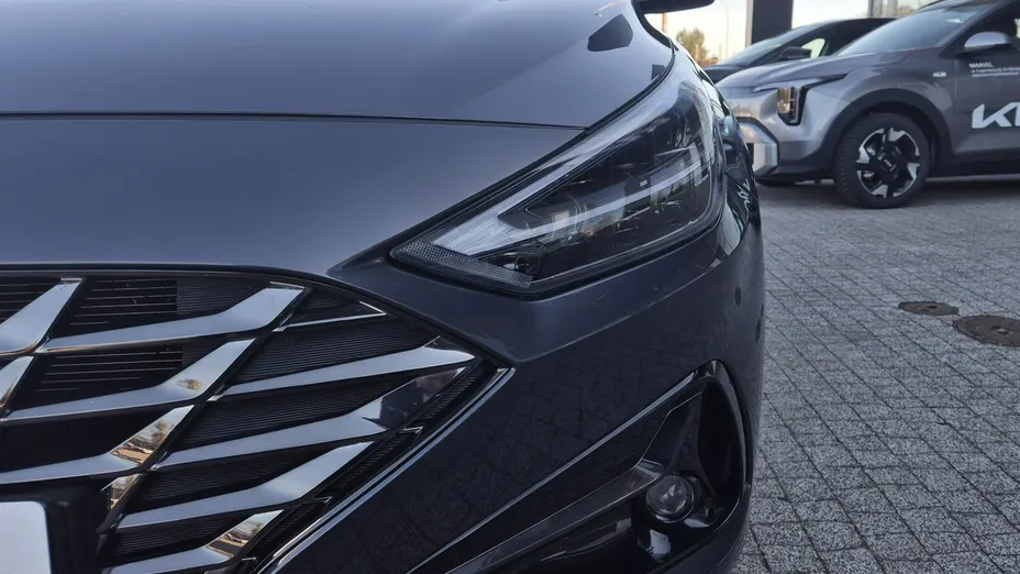 HYUNDAI i30 -