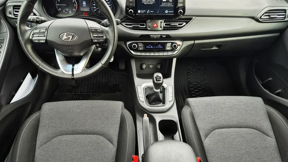 HYUNDAI i30 -