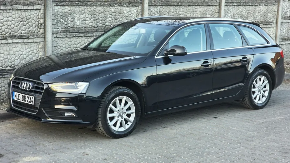AUDI A4 -