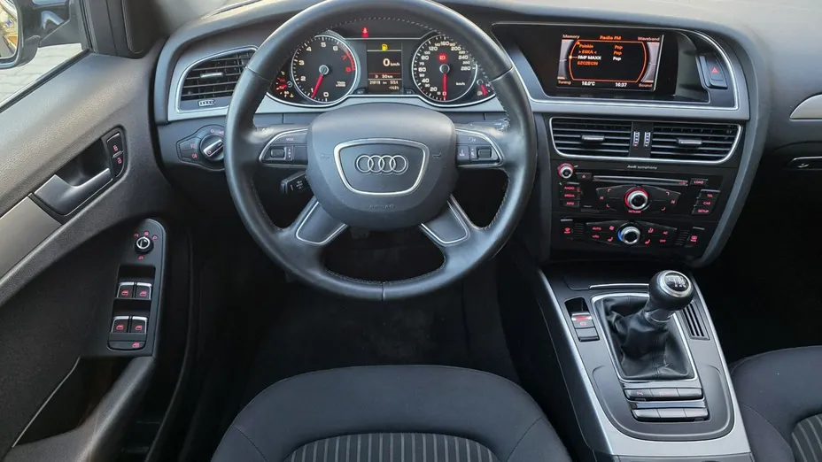 AUDI A4 -