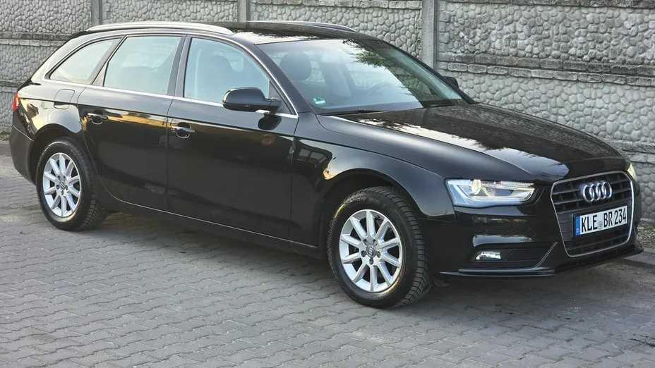 AUDI A4 -