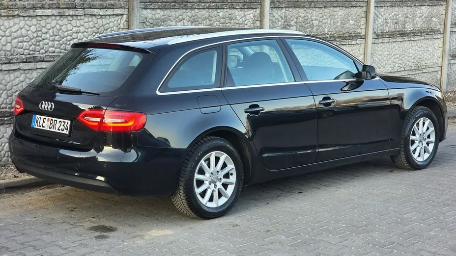 AUDI A4 -