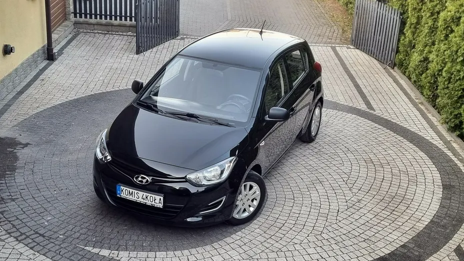 HYUNDAI i20 -