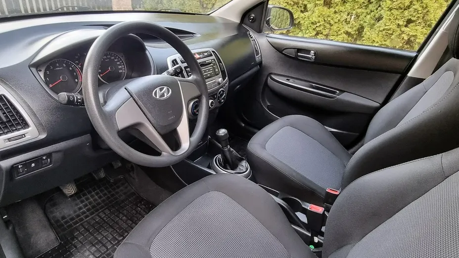 HYUNDAI i20 -