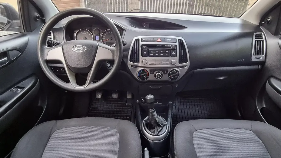 HYUNDAI i20 -