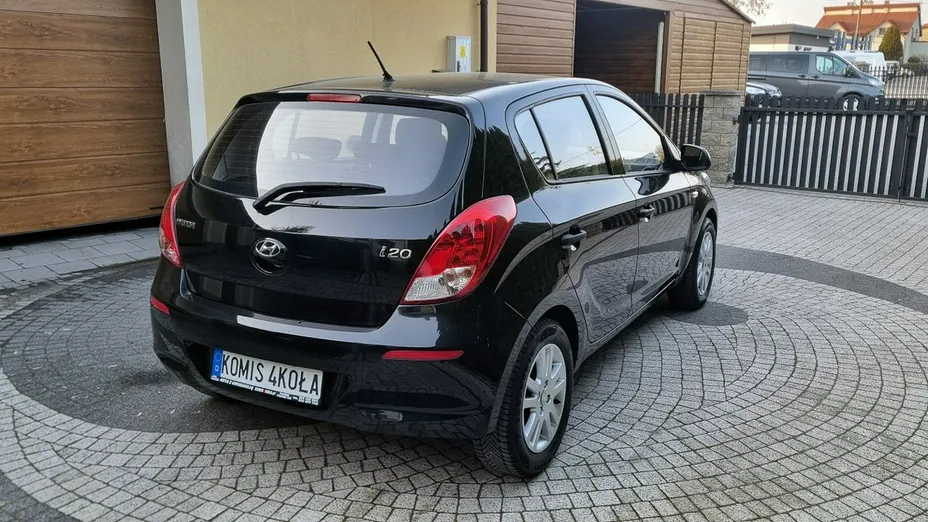 HYUNDAI i20 -