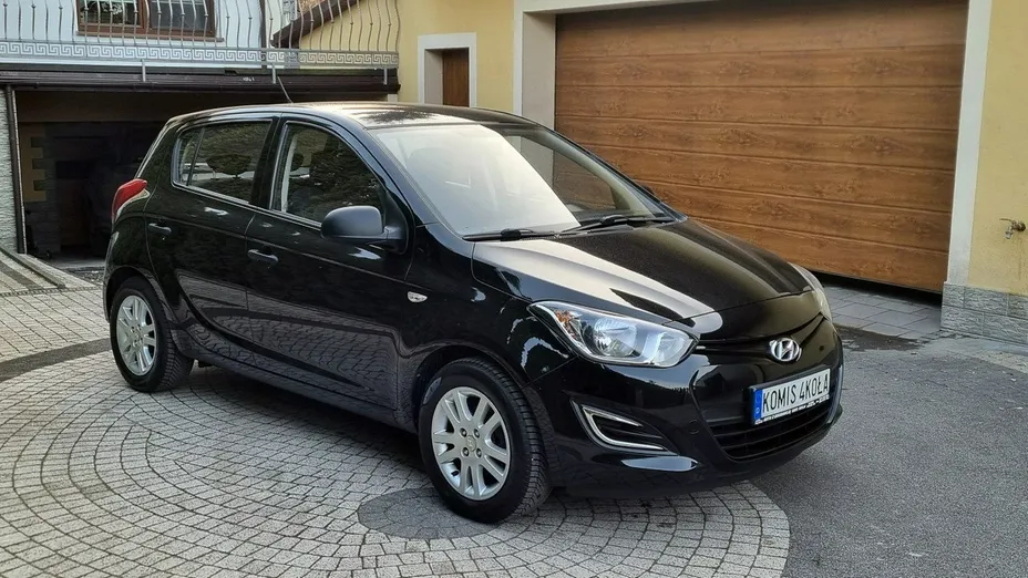 HYUNDAI i20 -