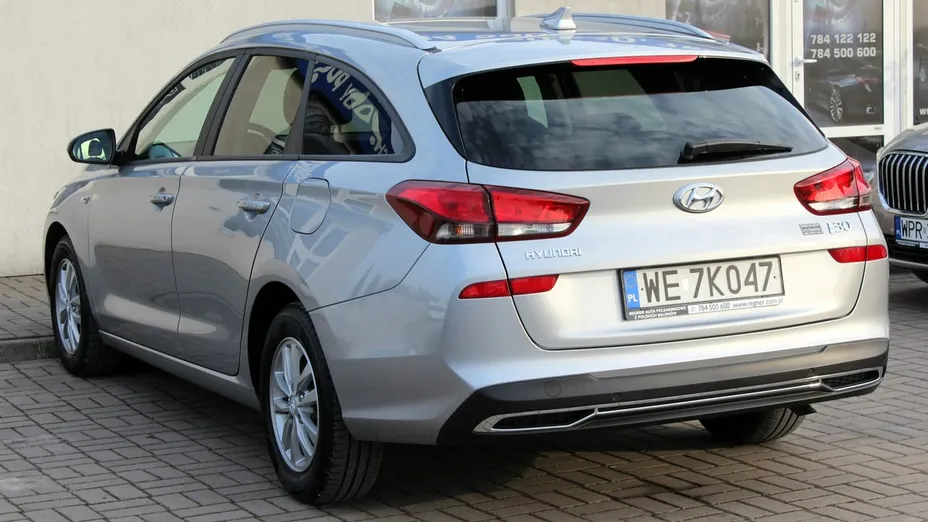 HYUNDAI i30 -
