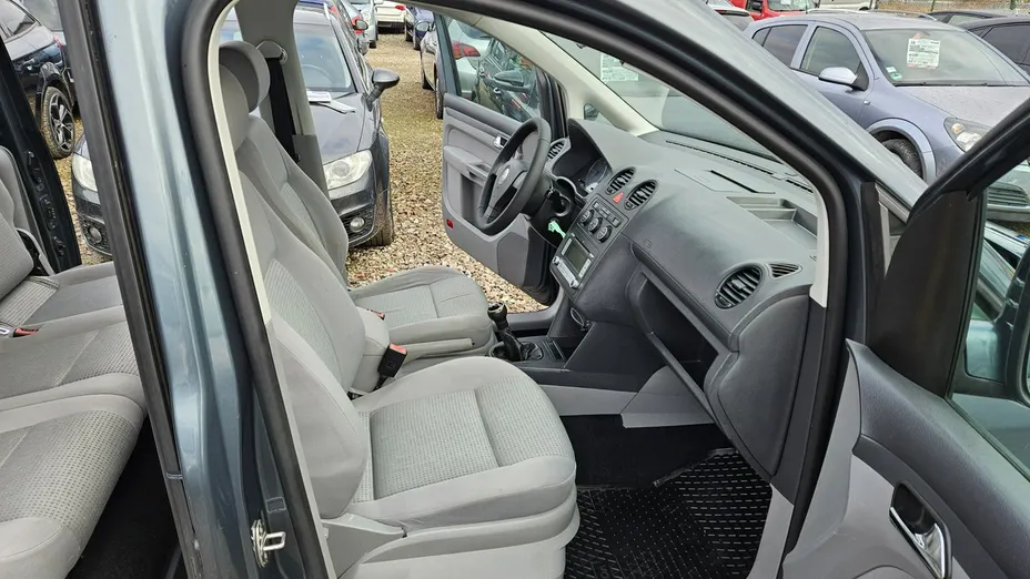 VOLKSWAGEN Caddy -