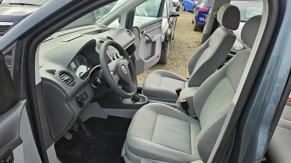 VOLKSWAGEN Caddy -