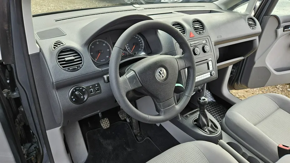 VOLKSWAGEN Caddy -