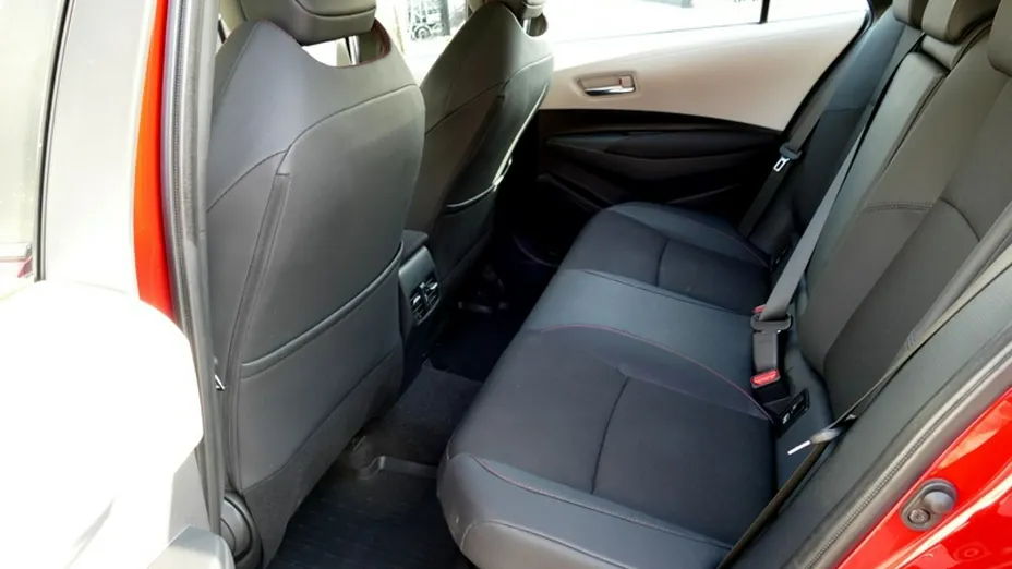 TOYOTA Corolla -