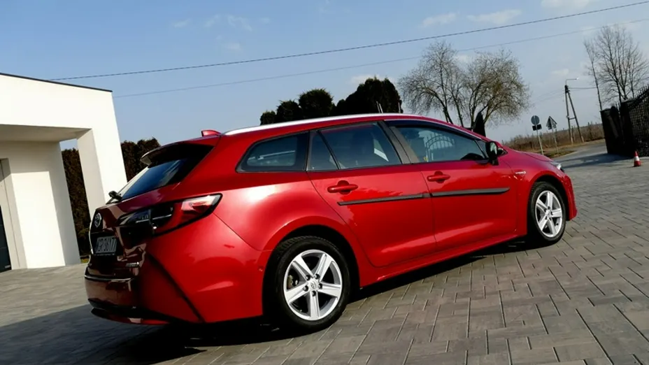 TOYOTA Corolla -