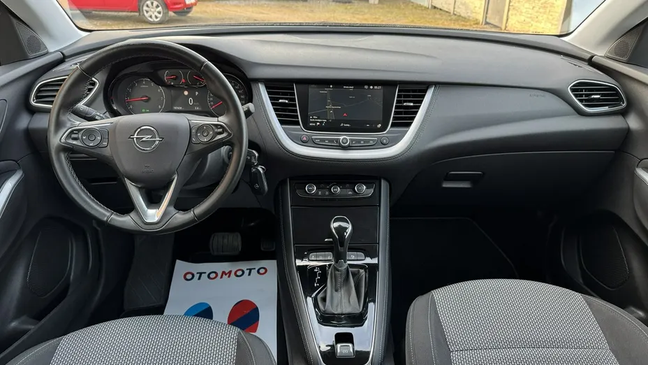 OPEL Grandland X -