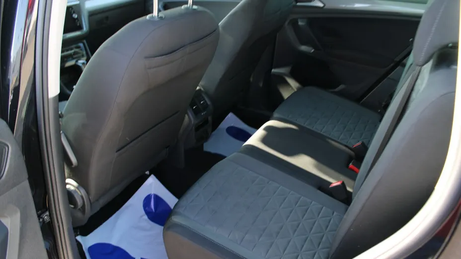 VOLKSWAGEN Tiguan -