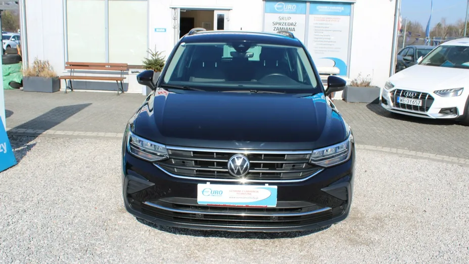 VOLKSWAGEN Tiguan -