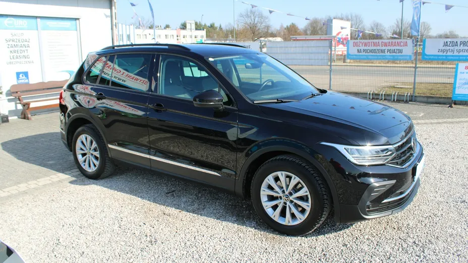 VOLKSWAGEN Tiguan -