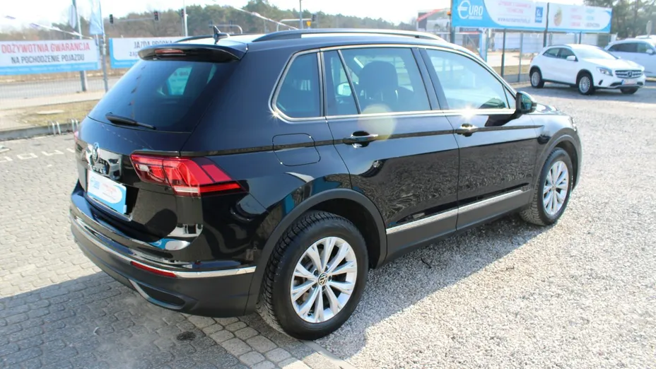 VOLKSWAGEN Tiguan -