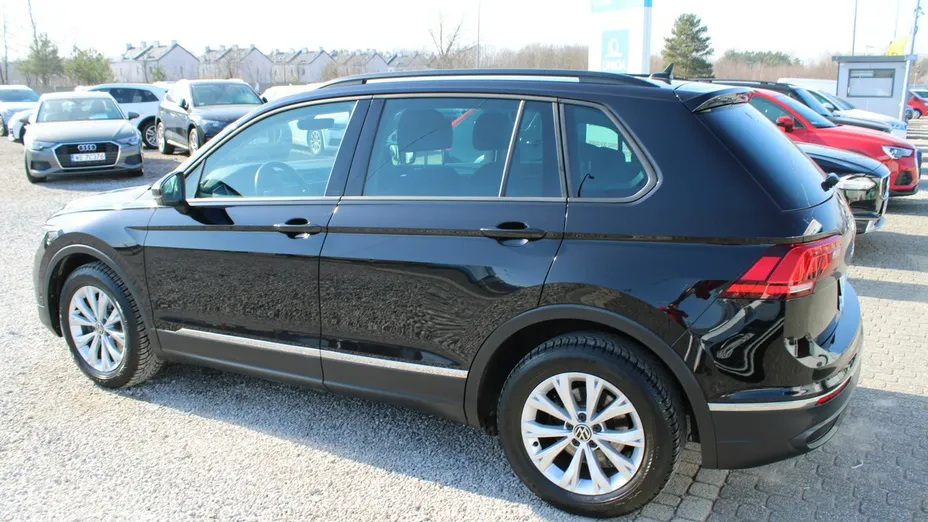 VOLKSWAGEN Tiguan -