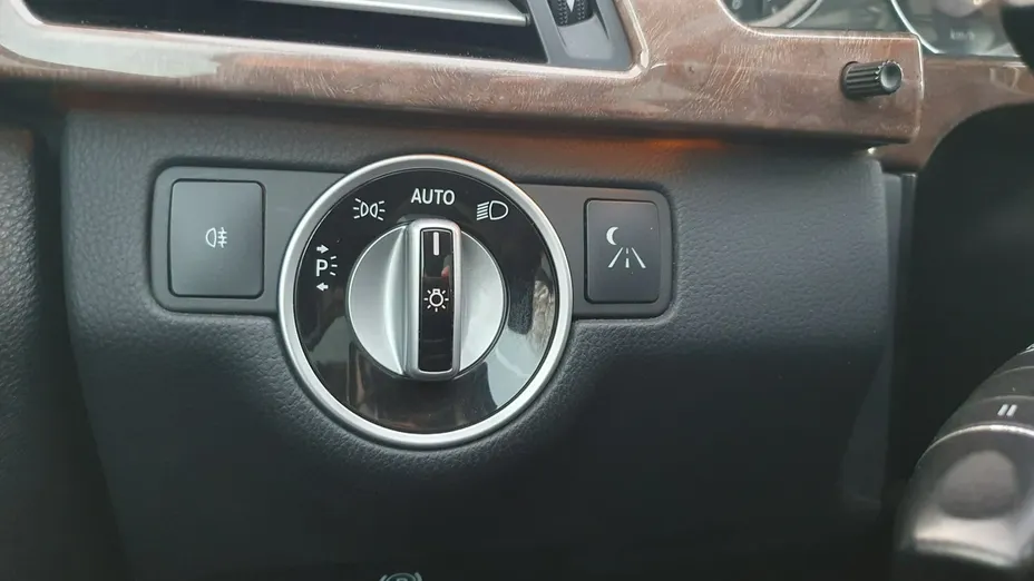 MERCEDES-BENZ E Klasa -