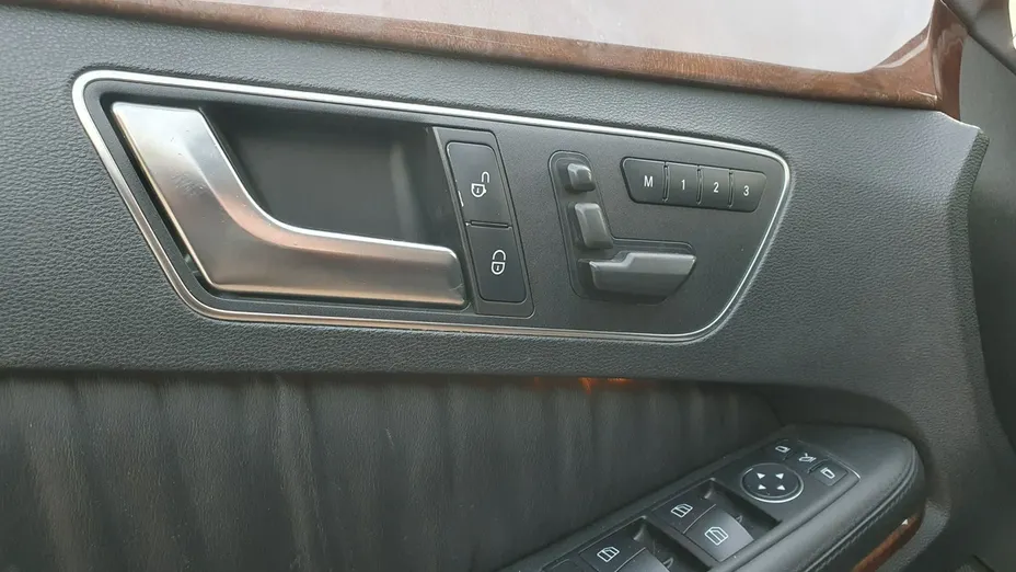 MERCEDES-BENZ E Klasa -