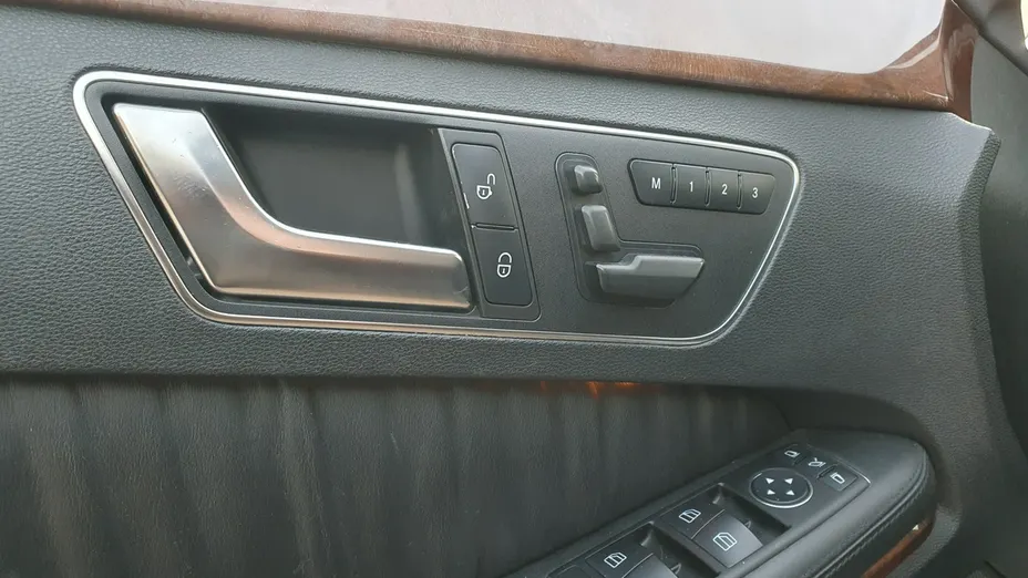 MERCEDES-BENZ E Klasa -