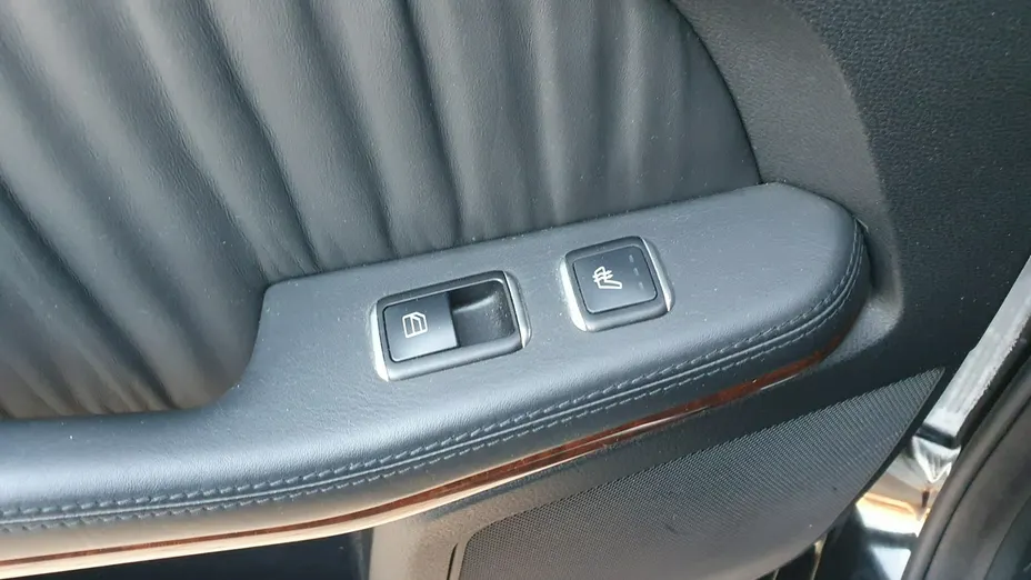 MERCEDES-BENZ E Klasa -