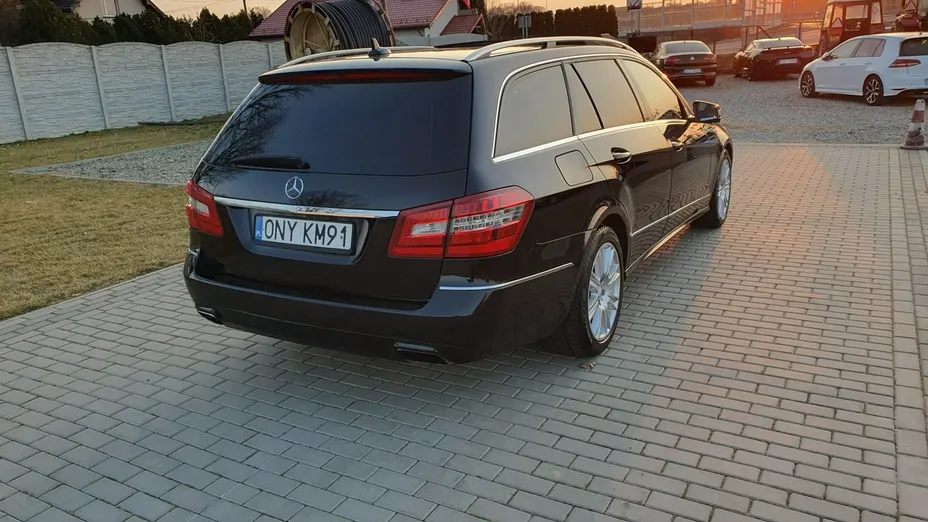 MERCEDES-BENZ E Klasa -