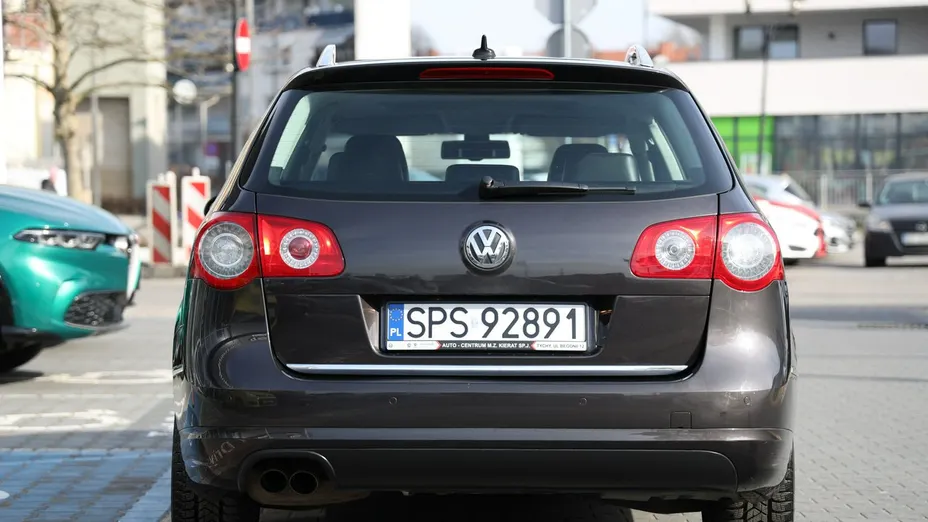VOLKSWAGEN Passat -