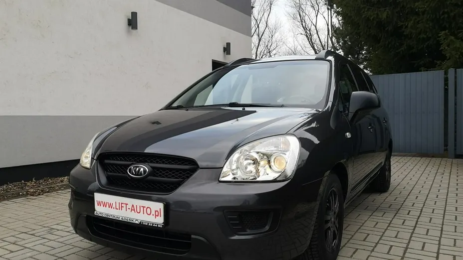 KIA Carens -