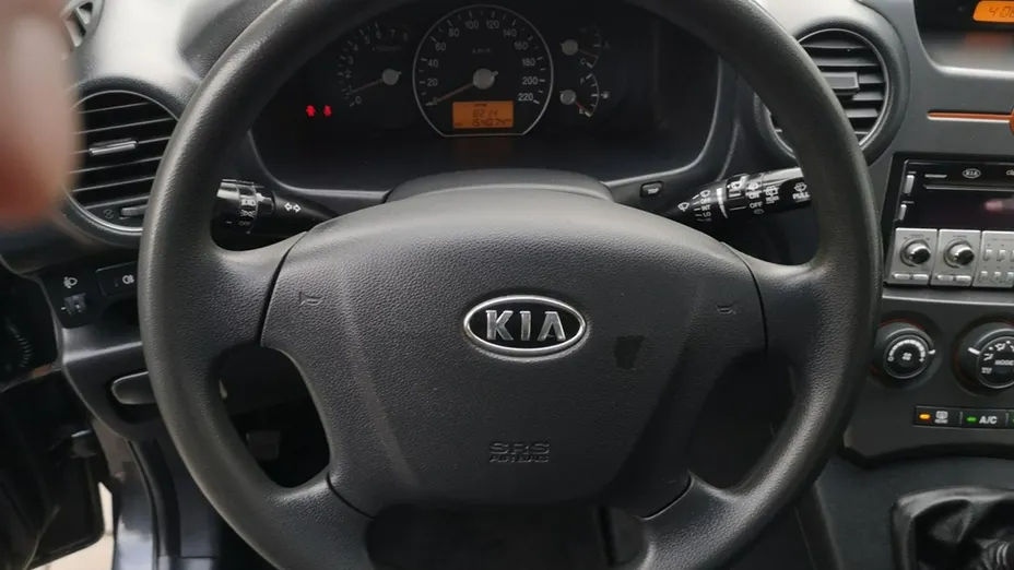 KIA Carens -