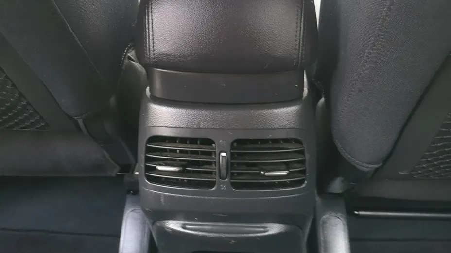 KIA Carens -