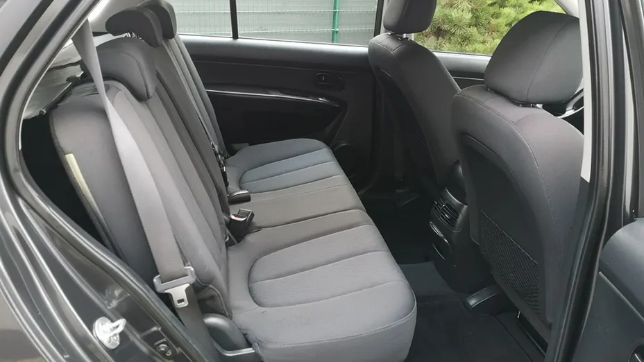 KIA Carens -