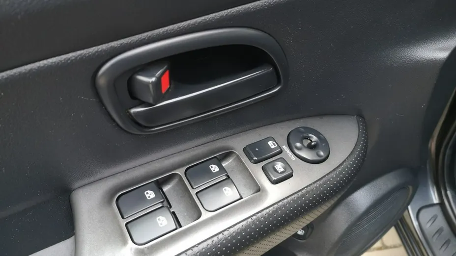 KIA Carens -