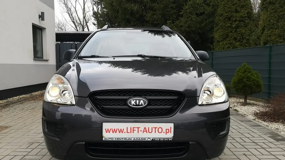 KIA Carens -