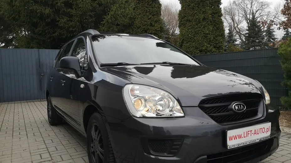 KIA Carens -