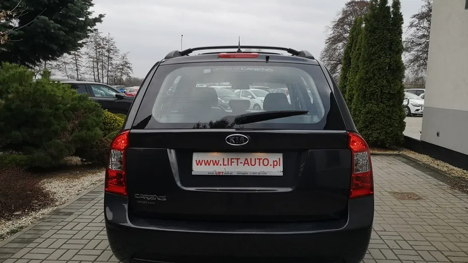 KIA Carens -