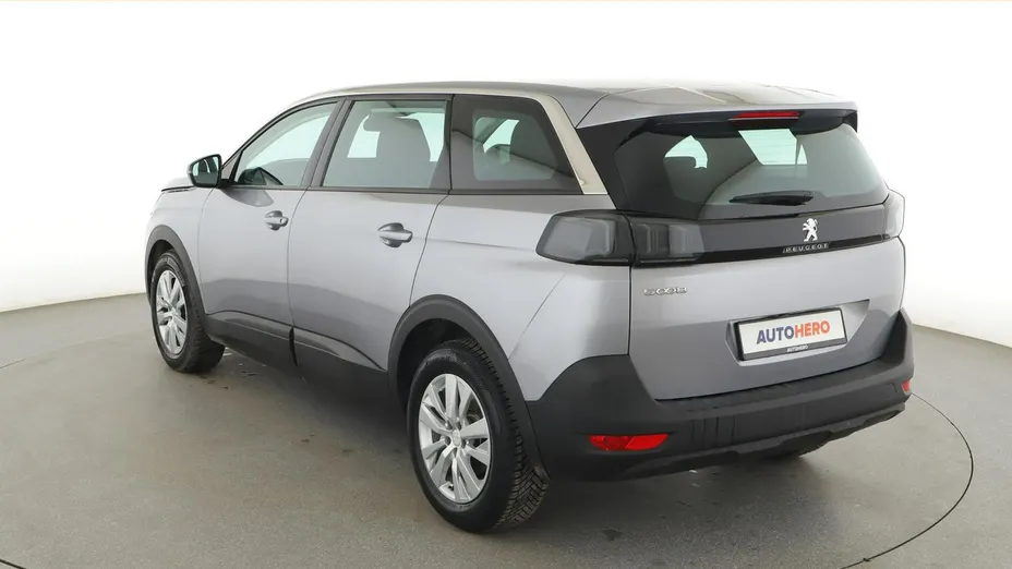 PEUGEOT 5008 -
