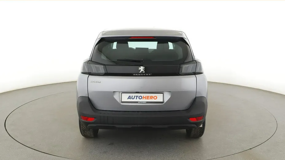 PEUGEOT 5008 -