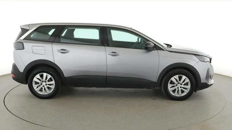 PEUGEOT 5008 -