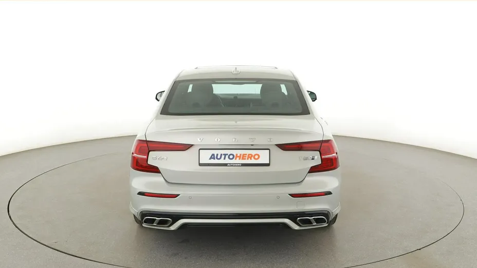 VOLVO S60 -