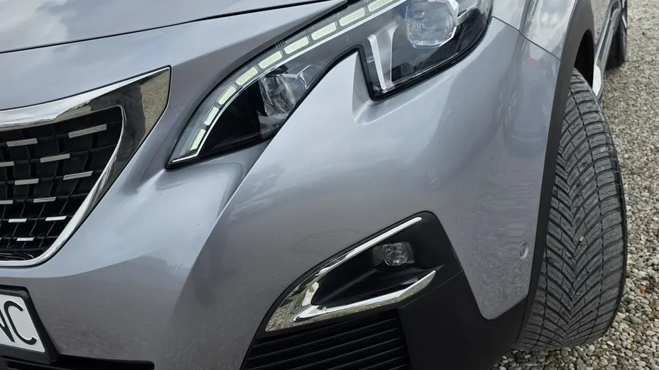 PEUGEOT 3008 -