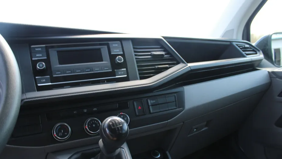 VOLKSWAGEN Transporter -