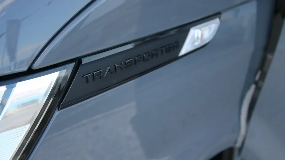 VOLKSWAGEN Transporter -